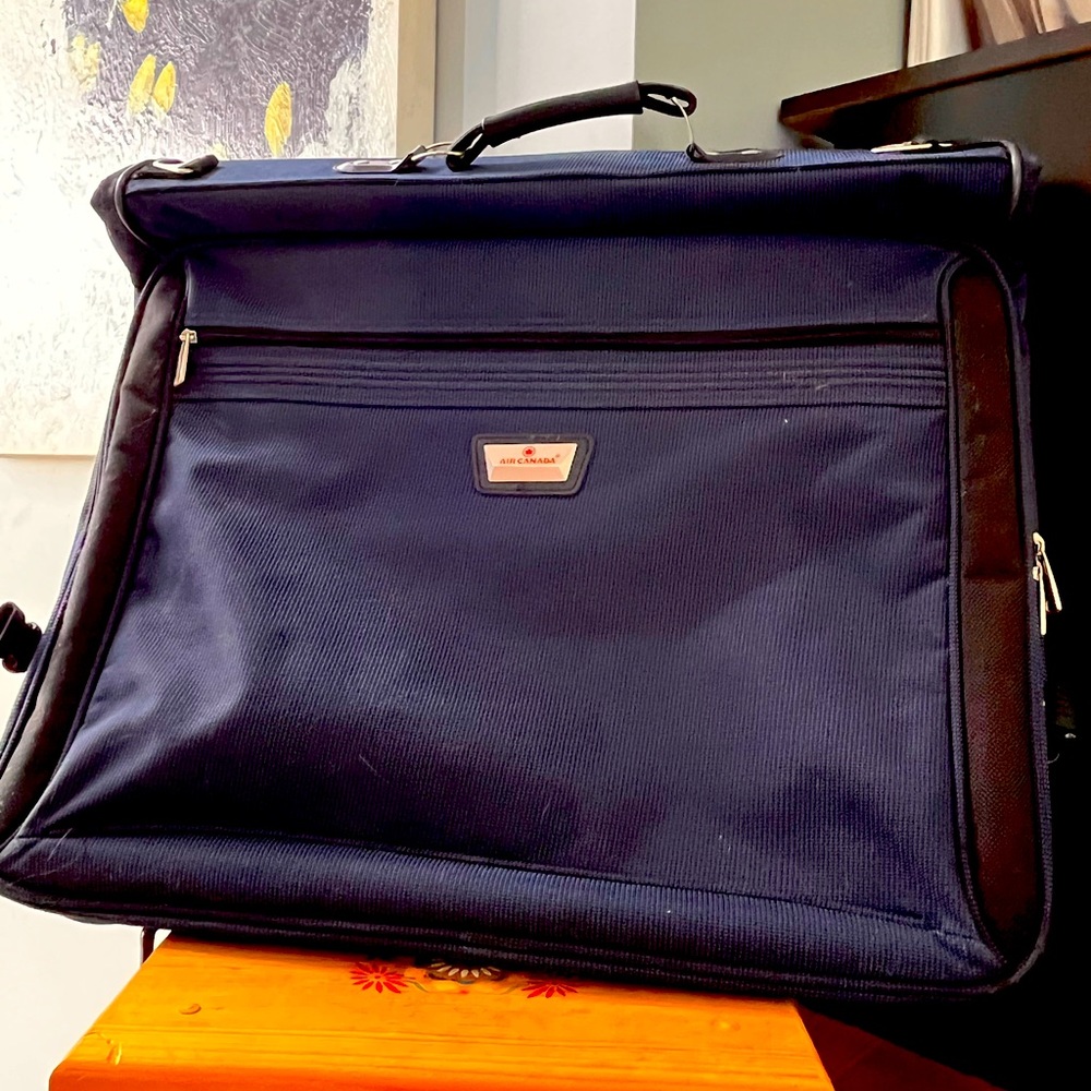 Late 90s AIR CANADA SUIT CARRY ON